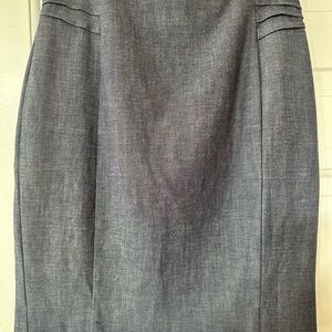 Like‎ new Express Blue Linen Pencil Skirt. Size 10.